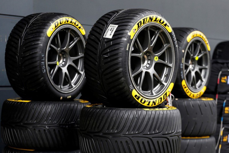 Top 10 các hãng lốp xe ô tô uy tín - Dunlop