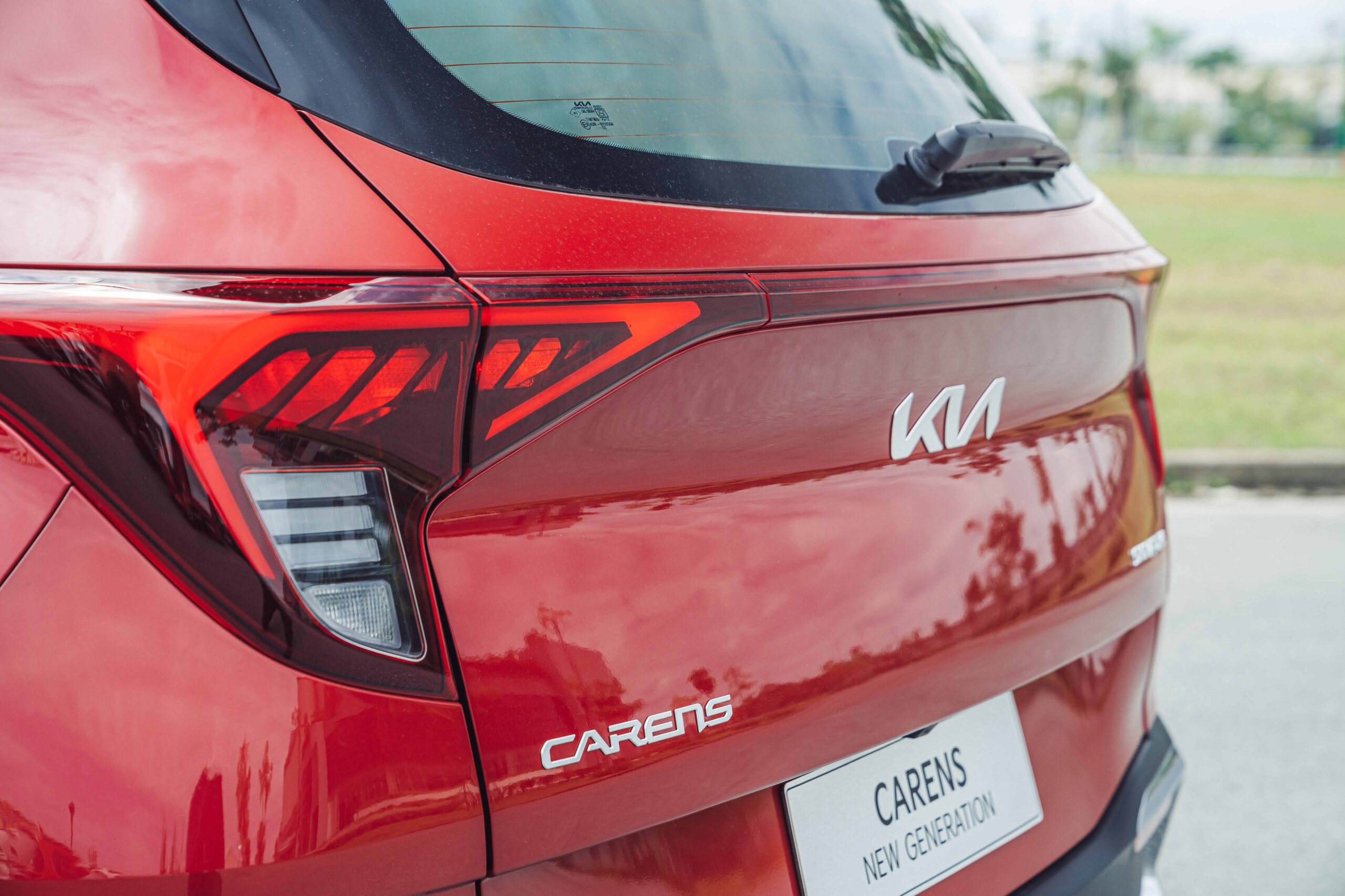Lưu ý khi lắp đèn hậu Kia Caren 2008 2015 Depo